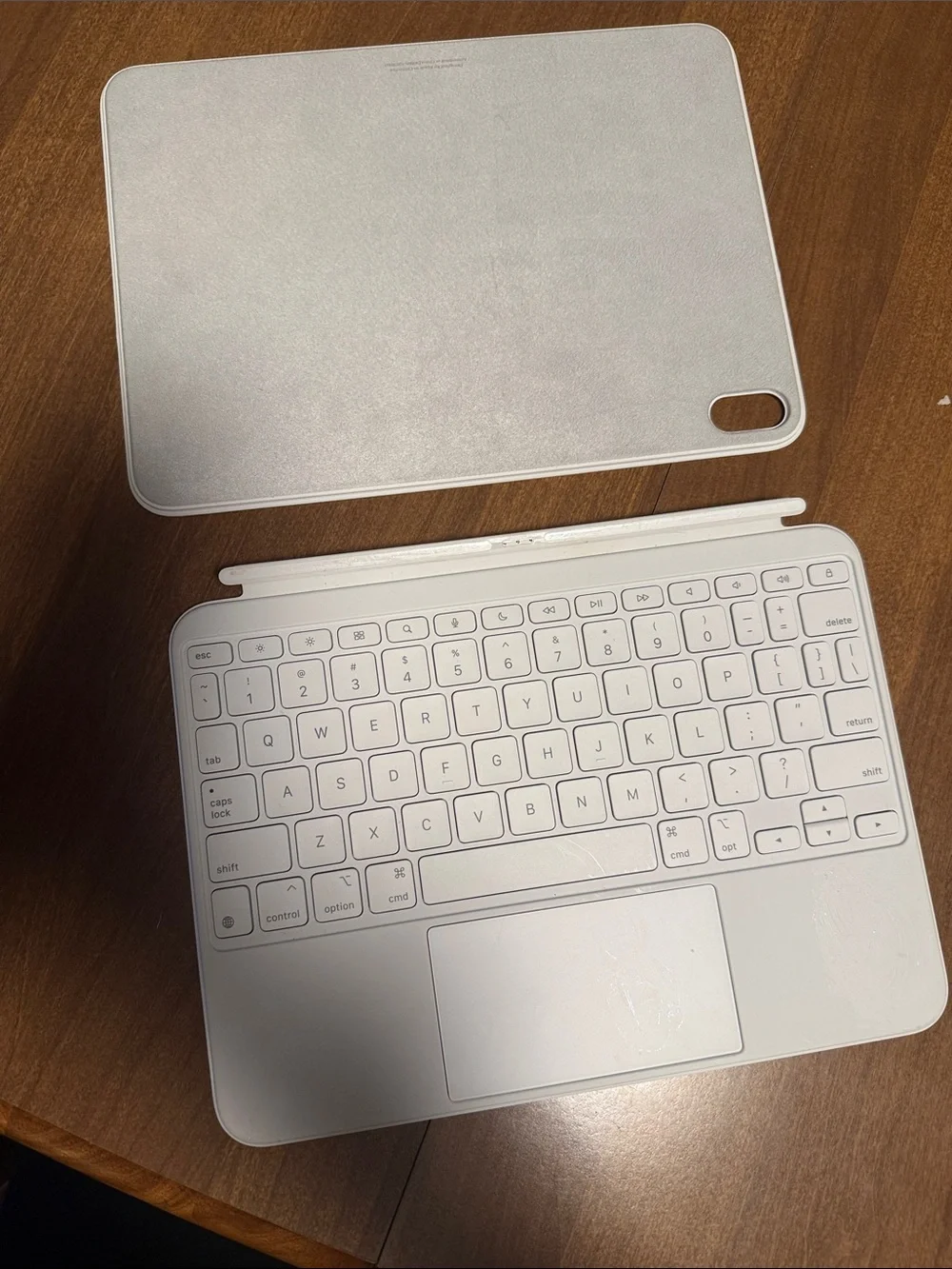 Apple keyboard for iPad A16